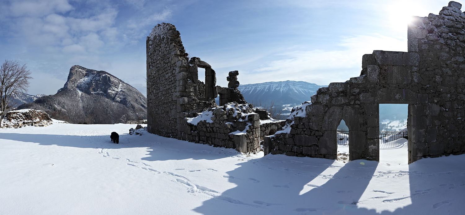 Ruines du Chateau de Montbel en hiver