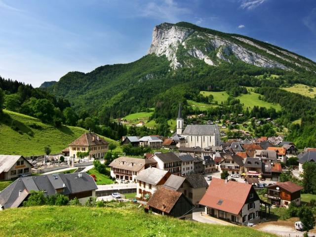 Village de St Pierre Entremont