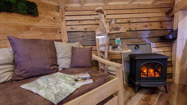 Nuit Insolite Isère, Cabane Poêle