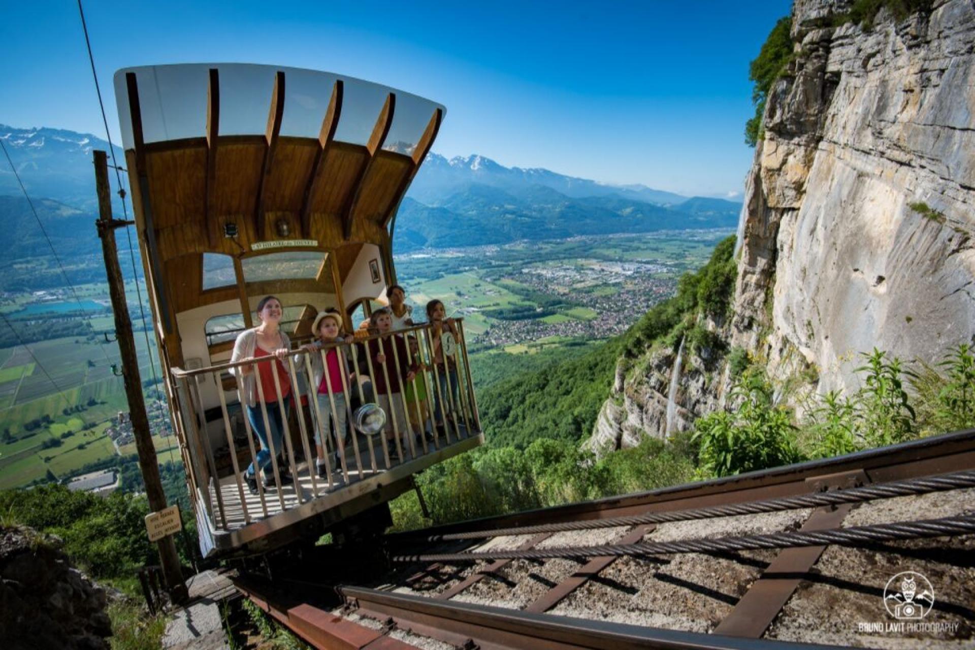 Le Funiculaire De St-hilaire Du Touvet Pour Petits Et Grands 