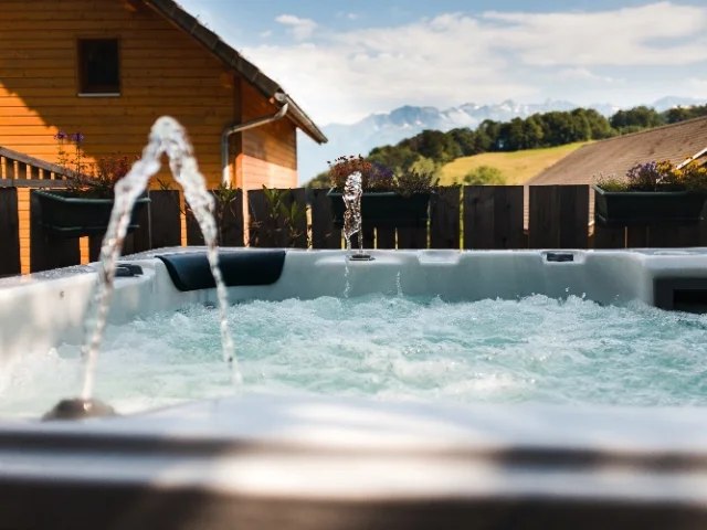 Jacuzzi au chalet Les Buissons Fleuris à St Hilaire du Touvet