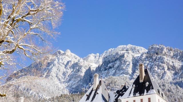 Monastère De Chartreuse, Toits Enneigés