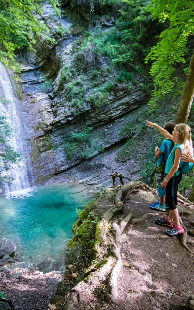 Cascade Alloix Famille