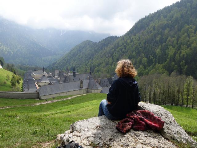 Marche du silence autour du monastère