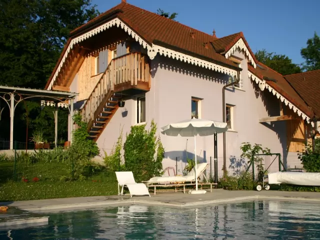 Gite Chez Belette Lac Aiguebelette Piscine Maison