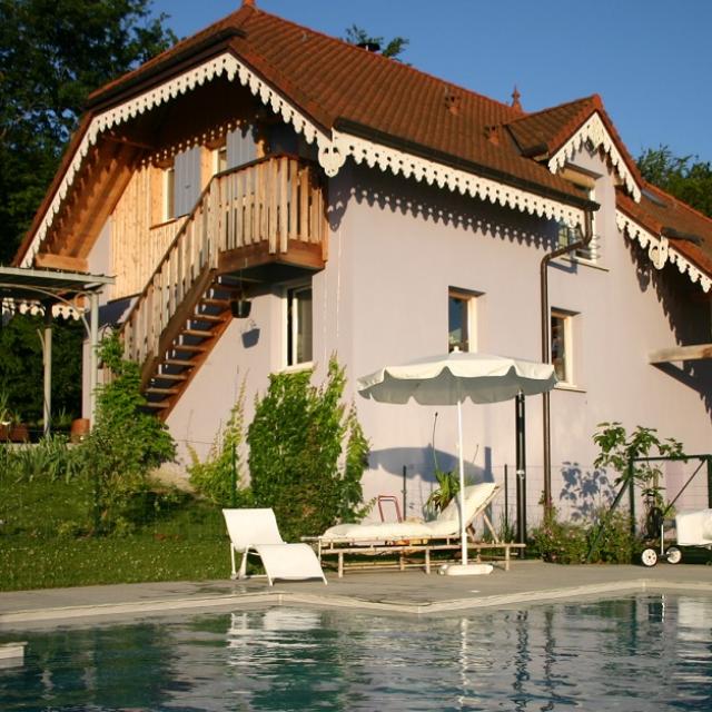 Gite Chez Belette Lac Aiguebelette Piscine Maison