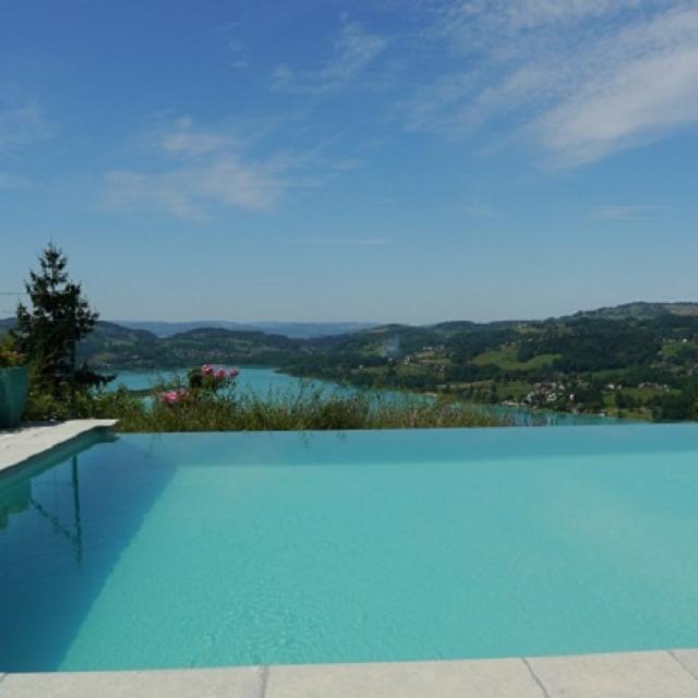 Gite Chez Belette Lac Aiguebelette Piscine Vue Lac