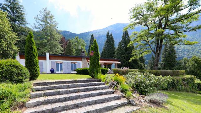 Gite L Auberie Lac Aiguebelette Maison Terrasse