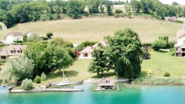 Gite Tabgha Bord Lac Paladru Pieds Dans L Eau