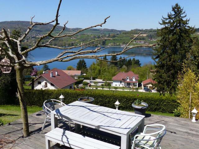 Terrasse du gîte de La Revatière