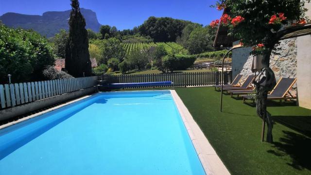 Gite et Chambre d'hôtes l'Etang de La Tourne à Les Marches