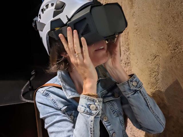 Les casques de réalité virtuelle au Musée de l'Ours des Cavernes