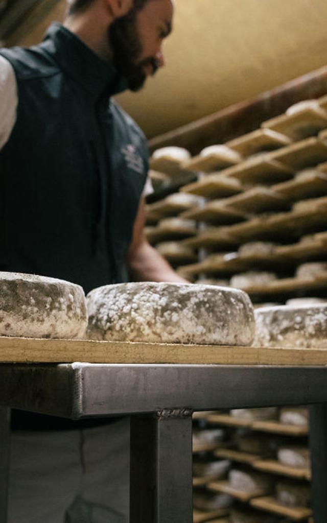 Fabrication Fromages Cooperative Laitiere Ici En Chartreuse