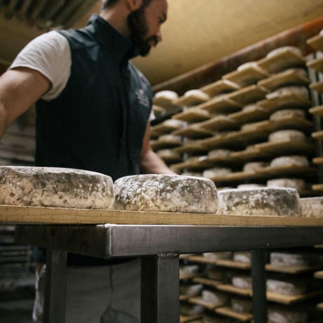 Fabrication Fromages Cooperative Laitiere Ici En Chartreuse