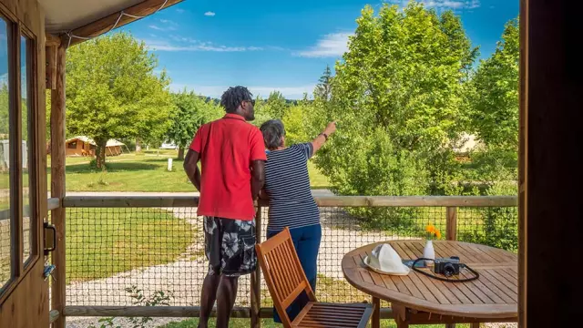 Chalet au Camping détente et Clapotis