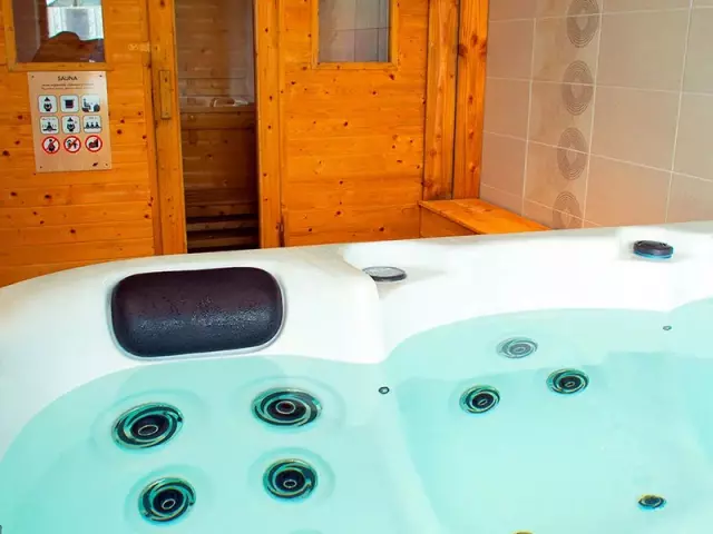 Sauna Jacuzzi Detente Et Clapotis