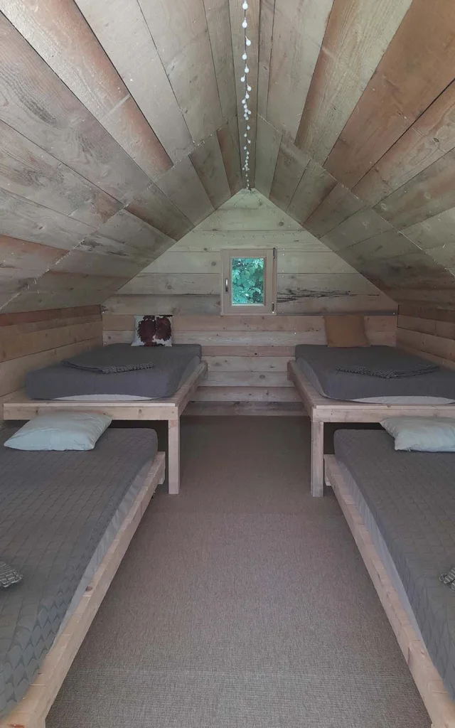 Cabane Refuge Chartreuse Interieur