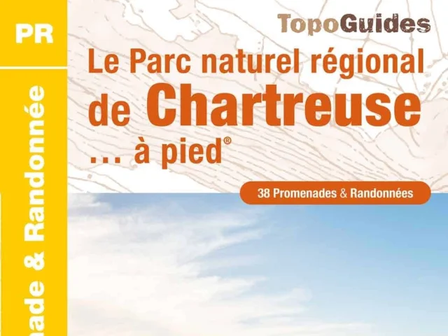 Couv Topoguide Le Parc Naturel Regional De Chartreuse A Pied